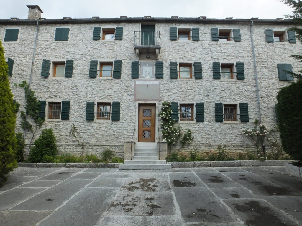 Opera Famiglia di Nazareth casa di Solane 4